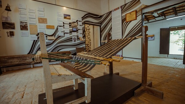 Buscan salvaguardar técnica ancestral del tejido del Poncho Para'i de 60 Listas