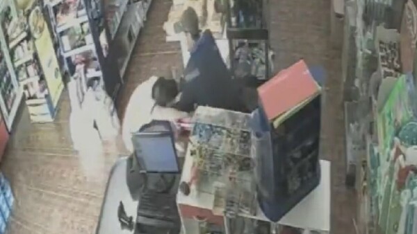 A cara descubierta y con arma, hombre estironea el pelo de una mujer y acaba asaltando local en Curuguaty