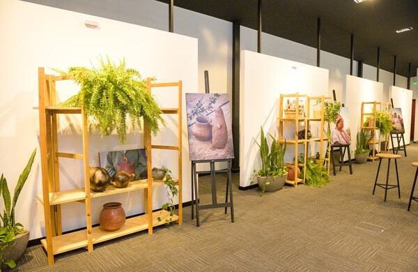 Brunch cierra la muestra "Creadoras" en la Casa de la Integración