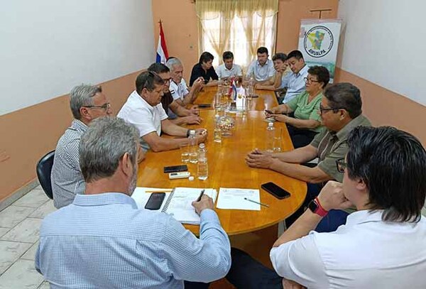 Intendentes del Alto Paraná respaldan la implementación del programa Hambre Cero | DIARIO PRIMERA PLANA