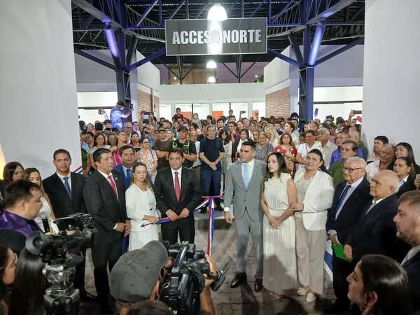 Multitudinaria inauguración de la nueva Terminal de Ómnibus de Villarrica  - Nacionales - ABC Color