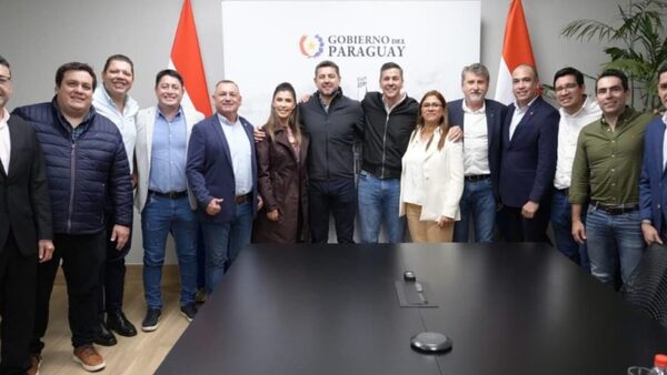 Cuestionan que CGR aún no concluya investigación sobre altos funcionarios