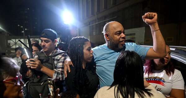 La Nación / Venezuela excarcela a 17 presos políticos a dos semanas de la amnistía