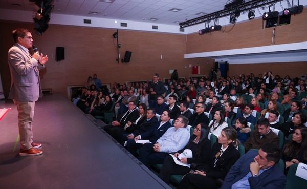 Mucho interés de paraguayos que viven en España por el programa Che Róga Porã - ADN Digital