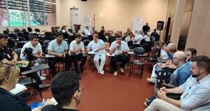 La Nación / Especialistas del Hospital Albert Einstein capacitan al personal médico en Itauguá