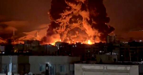 La Nación / Un aire de apocalipsis: incendios petroleros oscurecen el cielo de Teherán en pleno día