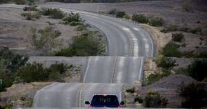 La Nación / “Río de colinas”: la carretera en el desierto que redefinió “Una batalla tras otra”