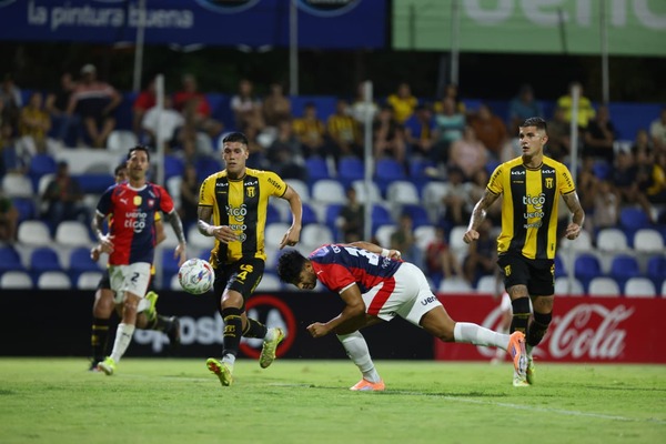 Popular / El Ciclón le dio chachá al Cachique y se arrima a la punta