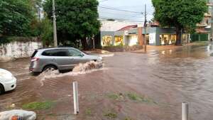 Video: lluvia causa raudales e inundaciones en Asunción y alrededores - Clima - ABC Color