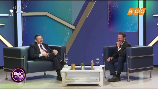 Video: Siglo a siglo | Proceso de titulación de tierras – Francisco Ruíz Díaz, Presidente del INDERT