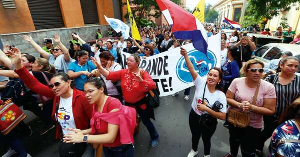 Diario HOY | No habrá clases mañana ni el miércoles: docentes confirman paro nacional