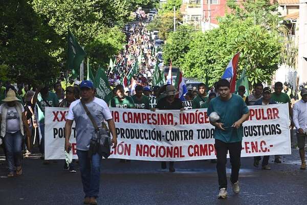 Campesinos exigen mesa de diálogo y advierten con protestas en Asunción - Nacionales - ABC Color