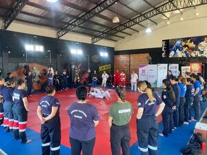 Realizaron seminario de autodefensa para mujeres bomberas en Cambyretá por el 8M