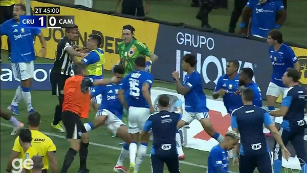 ¡Escándalo en fútbol rapái! Junior Alonso dio un soco al rival, pero a traición