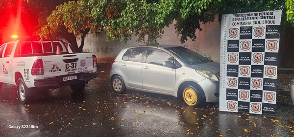 Recuperan vehículo robado y detienen a dos sospechosos en Luque | Unicanal