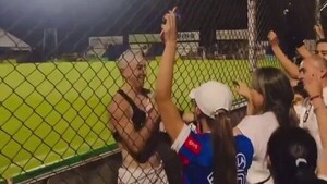 Popular / (VIDEO) ¡El momento familiar del nuevo pelotero del Ciclón que emocionó al rollo!