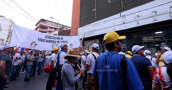 La Nación / Caja Fiscal: docentes anuncian paro total y movilizaciones para el martes y miércoles