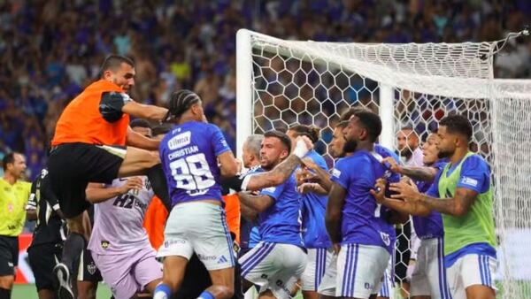 Tremenda trifulca en el fútbol de Brasil