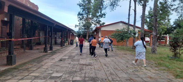 Suspenden clases en la Escuela Mitá Tenonderá tras daños provocados por el temporal