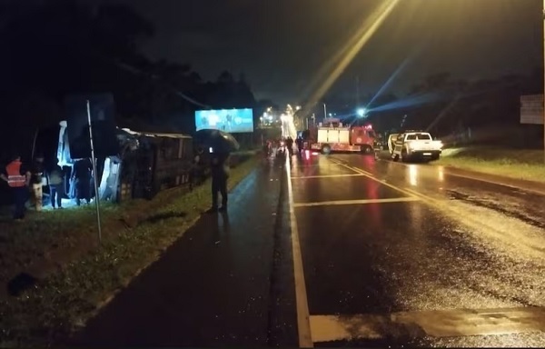Triple accidente en la ruta PY01 causa una muerte