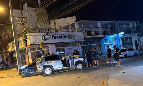 Conductor ebrio habría provocado accidente que dejó a un motociclista herido en Coronel Oviedo - OviedoPress