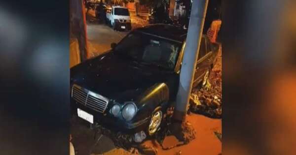 Diario HOY | Dos vehículos fueron arrastrados por raudal en zona de obra inconclusa