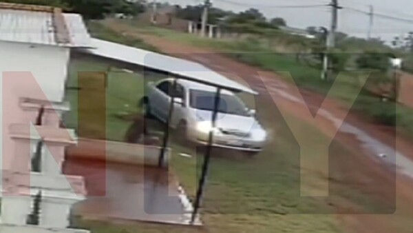 Mujer es atropellada y luego agredida por su esposo en J. Augusto Saldívar