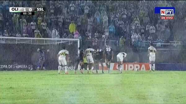 San Lorenzo logra un empate agónico y frena al líder Olimpia