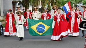 Más de 100 artistas dieron brillo al Festival Internacional Alborada Misionera 2026