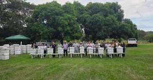 La Nación / Infona impulsa la apicultura con entrega de equipos para producción de miel exportable