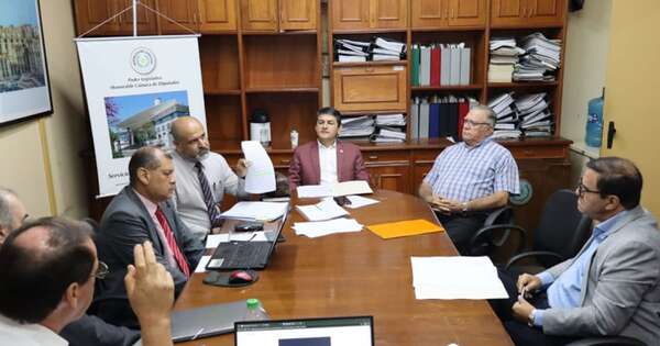 La Nación / Comisión de Diputados dictamina a favor del proyecto sobre vehículos abandonados