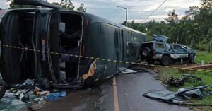 Popular / Tragedia rutera: Choque entre dos ómnibus oheja un muerto y montón de heridos