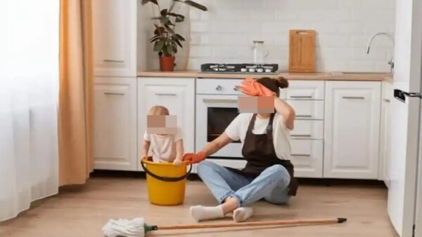 Polémico aviso: buscan niñera sin descanso que cocine, limpie y sea amorosa