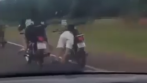 Maniobras peligrosas en motocicleta reavivan preocupación por imprudencia en rutas del norte