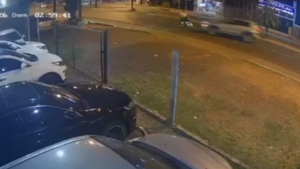 Delivery se salva tras ser embestido brutalmente en Coronel Oviedo