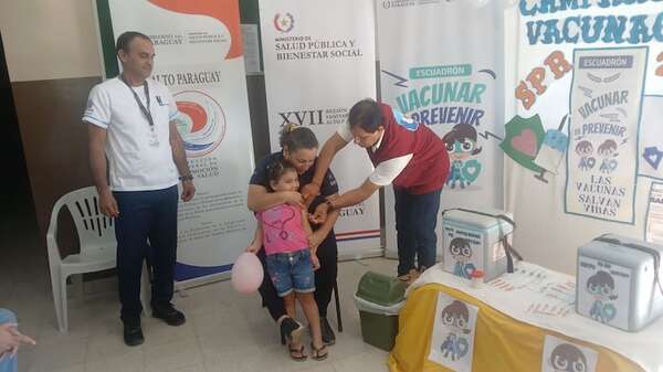 En Fuerte Olimpo inmuniza a los niños contra el sarampión y la rubéola - Noticias del Chaco - ABC Color