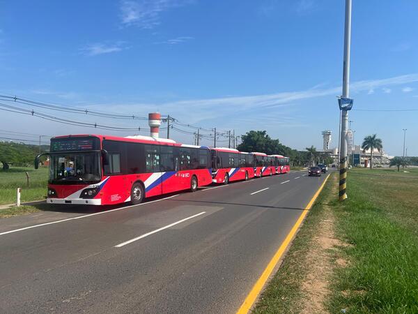 Bus eléctrico conecta el centro de Asunción con el aeropuerto Silvio Pettirossi