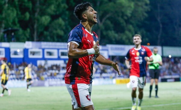 Con su doblete, Cecilio Domínguez entra en la historia de Cerro Porteño como octavo goleador