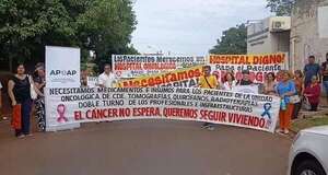 Pacientes oncológicos se manifestaron en Ciudad del Este por falta de medicamentos e insumos - ABC en el Este - ABC Color