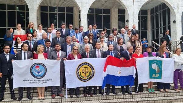 Magistrados critican que plan se estudie sin ser recibidos