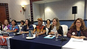 Ex senadora dice ser víctima de violencia política ante la CIDH