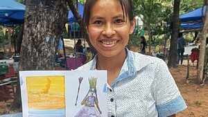El arte sustenta a joven estudiante del pueblo Ava Guaraní
