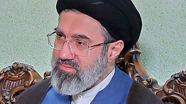 Irán desafía a EEUU y lanza primeros ataques bajo órdenes de nuevo líder