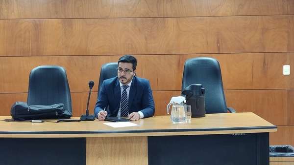 Juez define si funcionario de la Dinac seguirá preso - ADN Digital