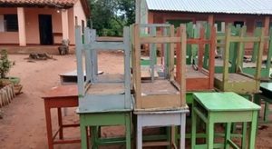 Concepción: Directora reporta mesas en mal estado del MEC