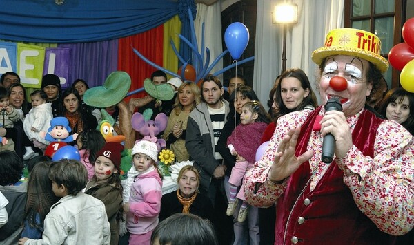 Popular / Golpe a la infancia: ¡Ñandereja el payaso "Triki Traka"!