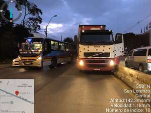 Caos vehicular en San Lorenzo por camión averiado - Nacionales - ABC Color