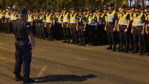 Fuerte despliegue policial en inmediaciones del Congreso ante movilización docente