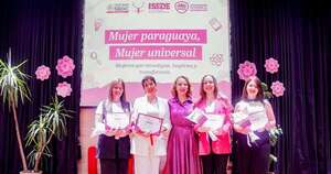 La Nación / UNAE reconoció a 30 mujeres por su aporte a la ciencia y la academia