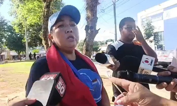 Docentes se movilizan en Coronel Oviedo contra la reforma de la Caja Fiscal - OviedoPress